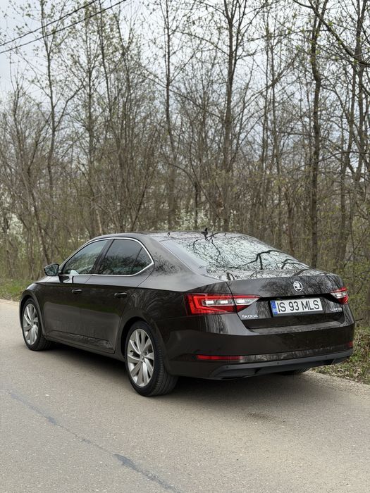 Skoda Superb 2.0 tdi DSG