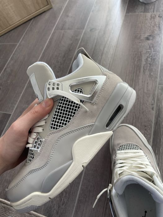 Jordan 4 Frozen Moments