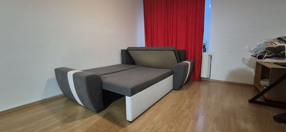 Vand colțar/canapea  in stare excelenta