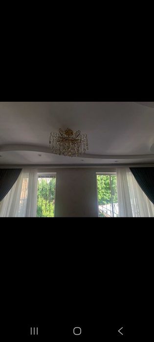 Люстра хорошо освешает б/у очень красивый