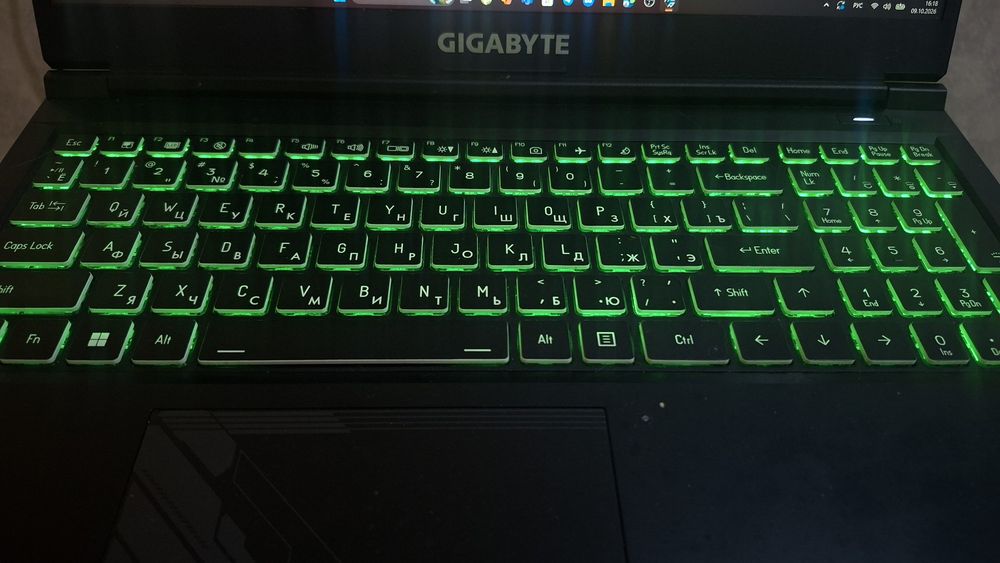 Игровой Ноутбук GIGABYTE.