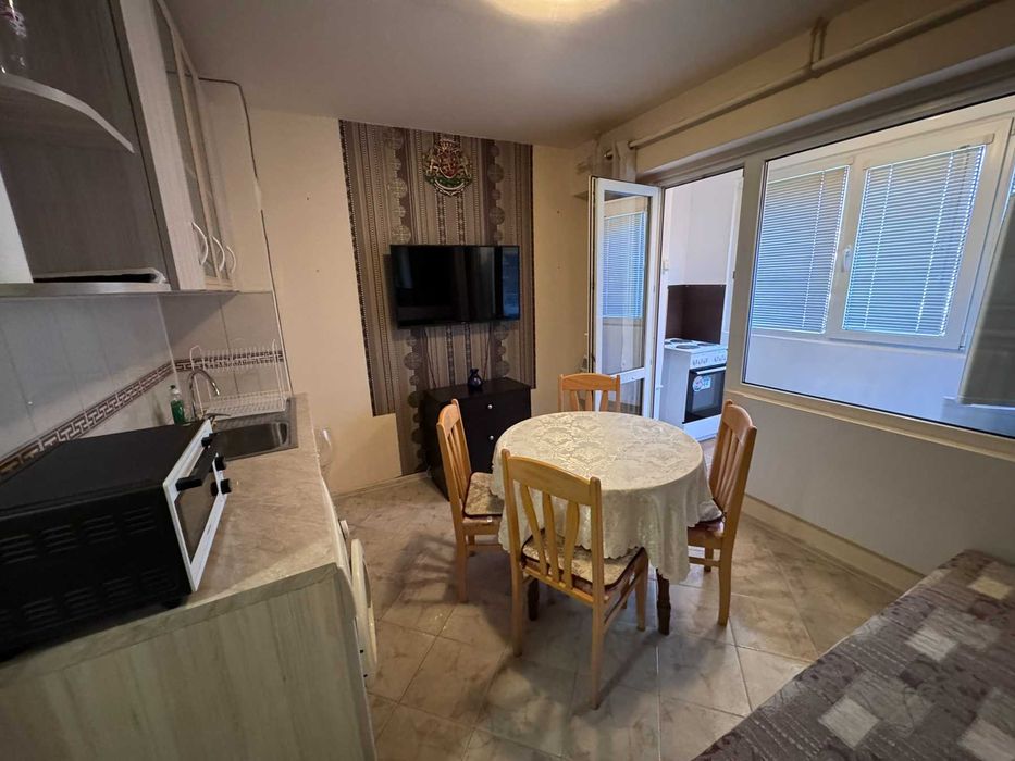 Дава се под наем Двустаен апартамент в Варна, Левски - 64 кв.м за 382.5 € - Снимка #1