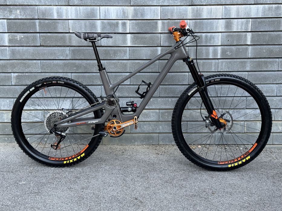 Карбонов планински велосипед FORBIDDEN DRUID CUSTOM BIKE(L размер)