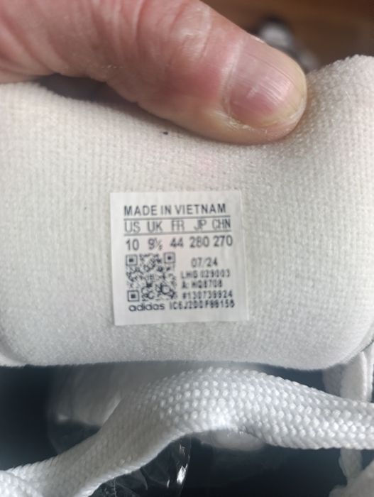 Продам кроссовки