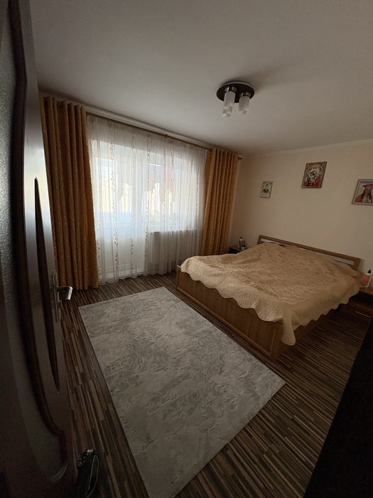 Vand apartament cu 3 camere(lidl fosta autogara)