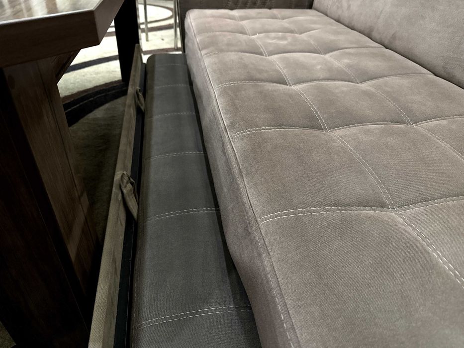 Уголок ва катта стол