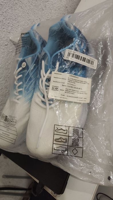 Продаются кроссовки