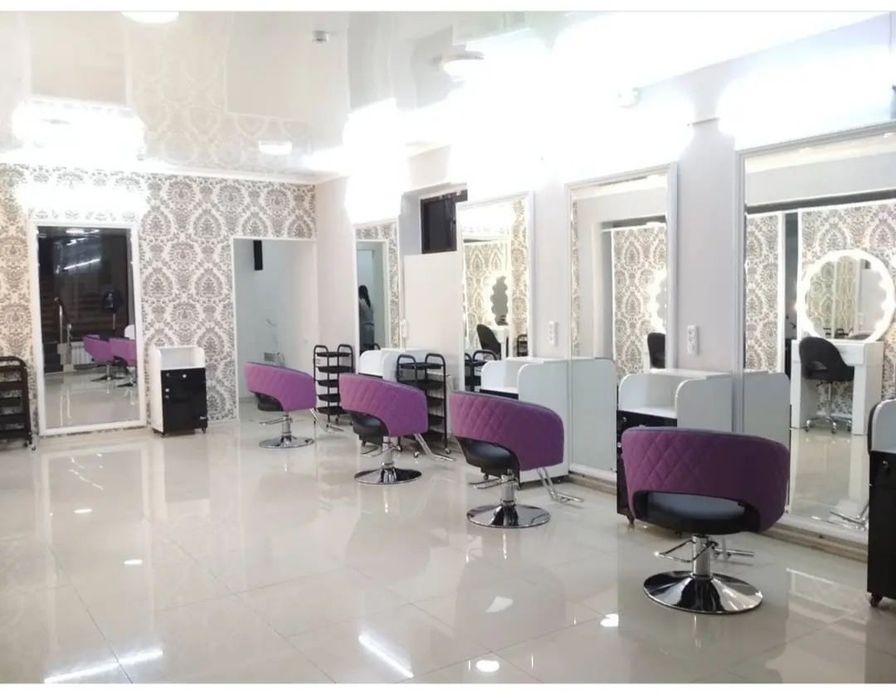 В салоне красоты сдается кабинет,места в аренду.