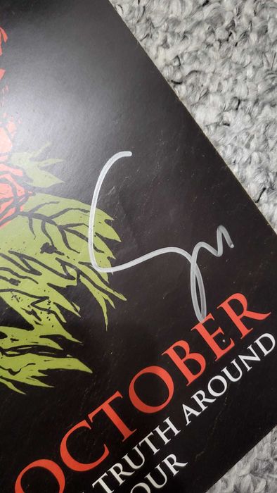 poster cu autografe formatia Blue October