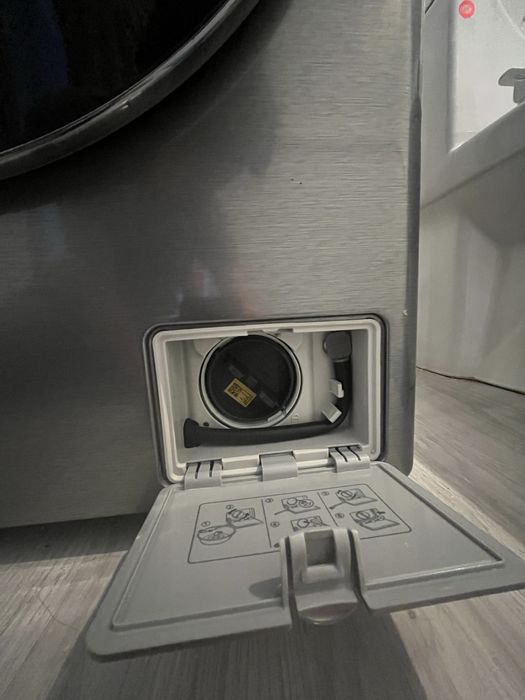 LG 8 кл  срочно продам