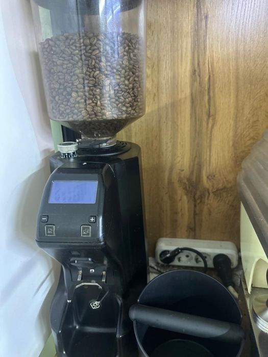 Продается профессиональная кофемолка