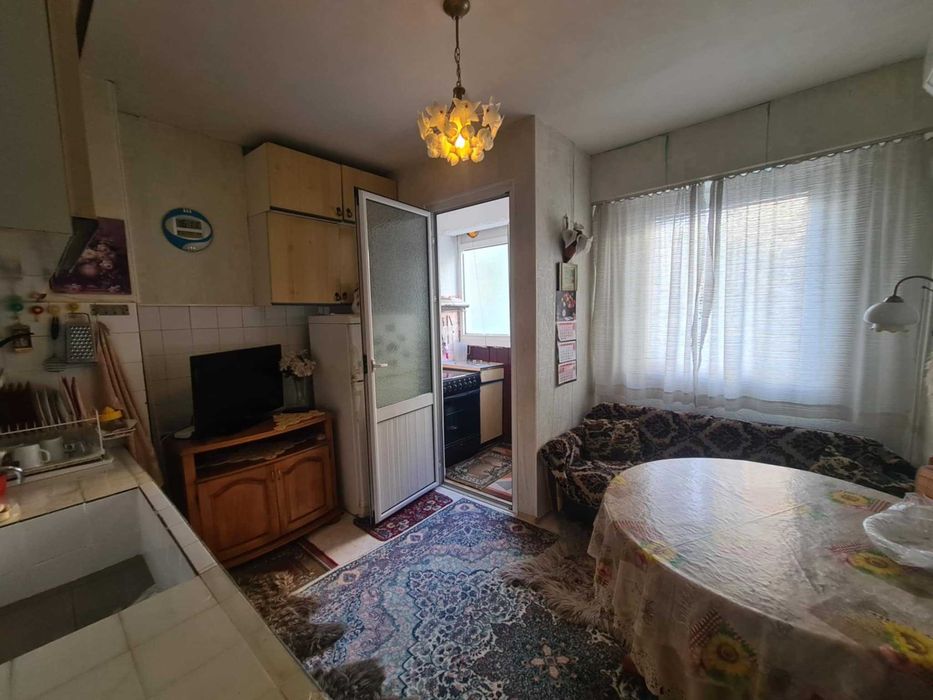 Продава се Тристаен апартамент в Хасково, Любен Каравелов - 79 кв.м за 1033 €/кв.м - Снимка #3