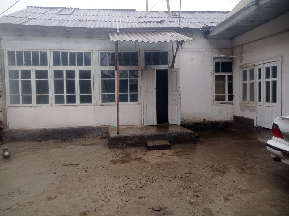 Иштихон шахар центридан 3.1 сотих ховли срочно сотилади