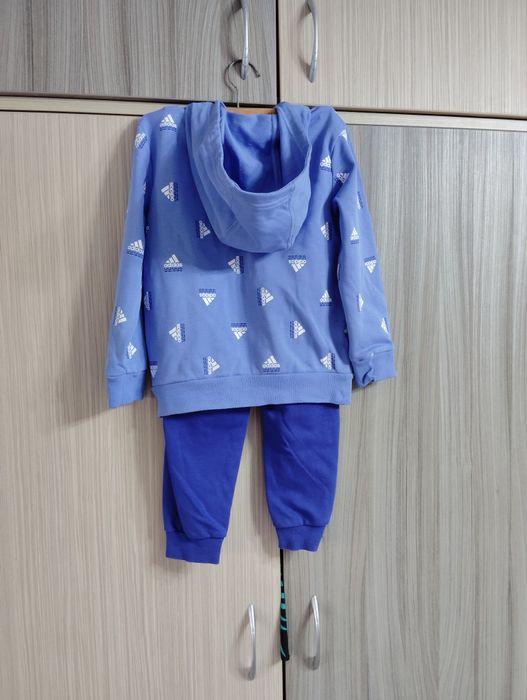 Vând trening 5/6 anisori