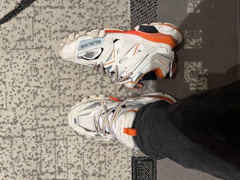 Balenciaga track 1
