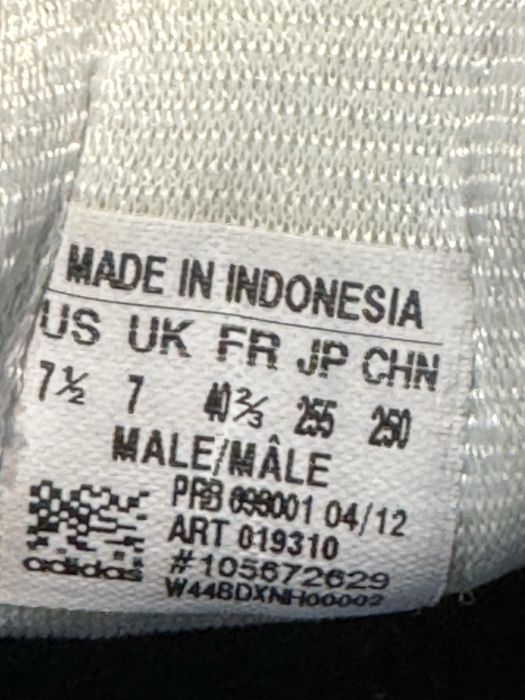 Маратонки ADIDAS MUNDIAL GOAL .Номер 40.5