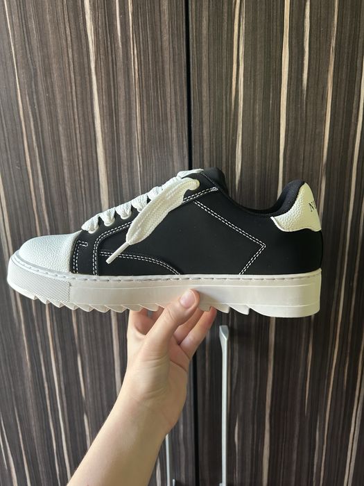 Продам кроссовки Numeris Atelier