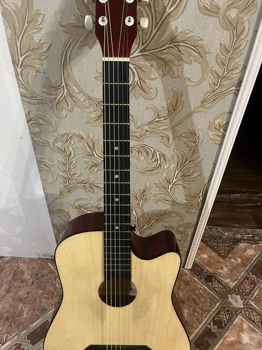 Акустическая гитара