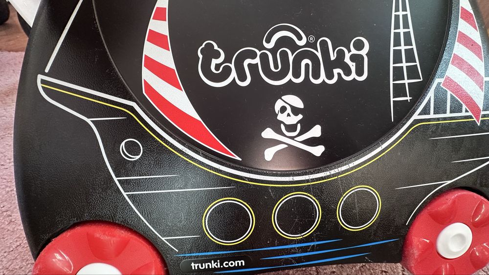 Trunki Pedro Pirate Детски Куфар За Пътуване Кабинен Твърд Черен С 4 Колела Височина 31см