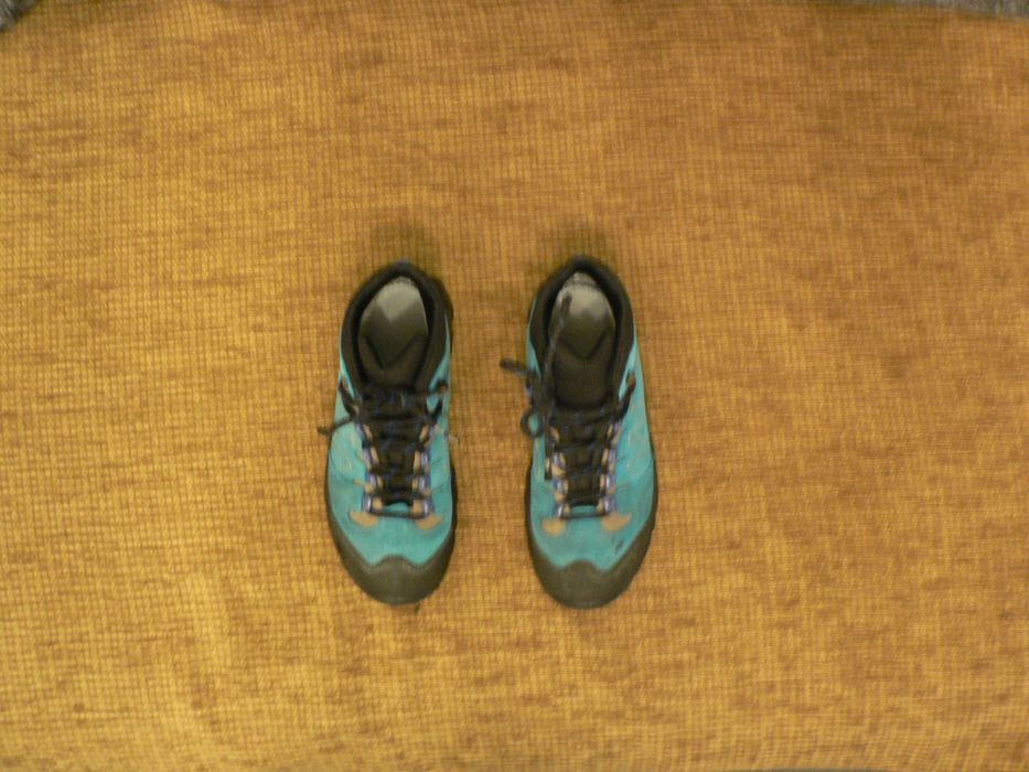 туристически обувки