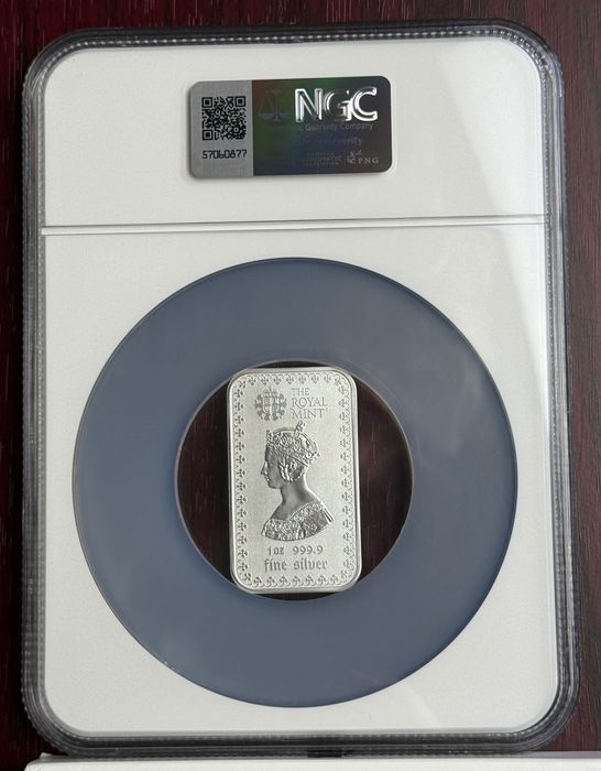 2025 1oz Royal Mint The Gothic Crown silver bar gradata NGC MS70