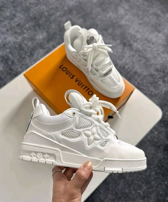 Adidasi Louis Vuiiton