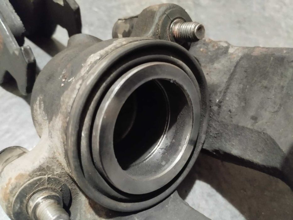 Спирачни апарати от Е46 328i с накладки Ferodo Racing DS3000 НОВИ!