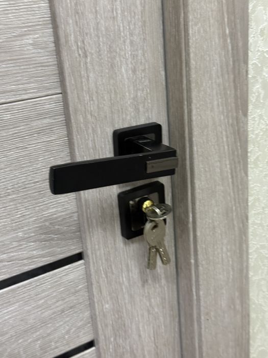 Продаются межкомнатные двери (3шт)