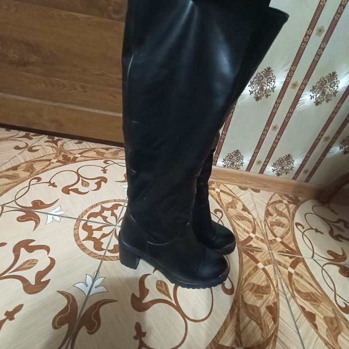 Продаются сапоги !