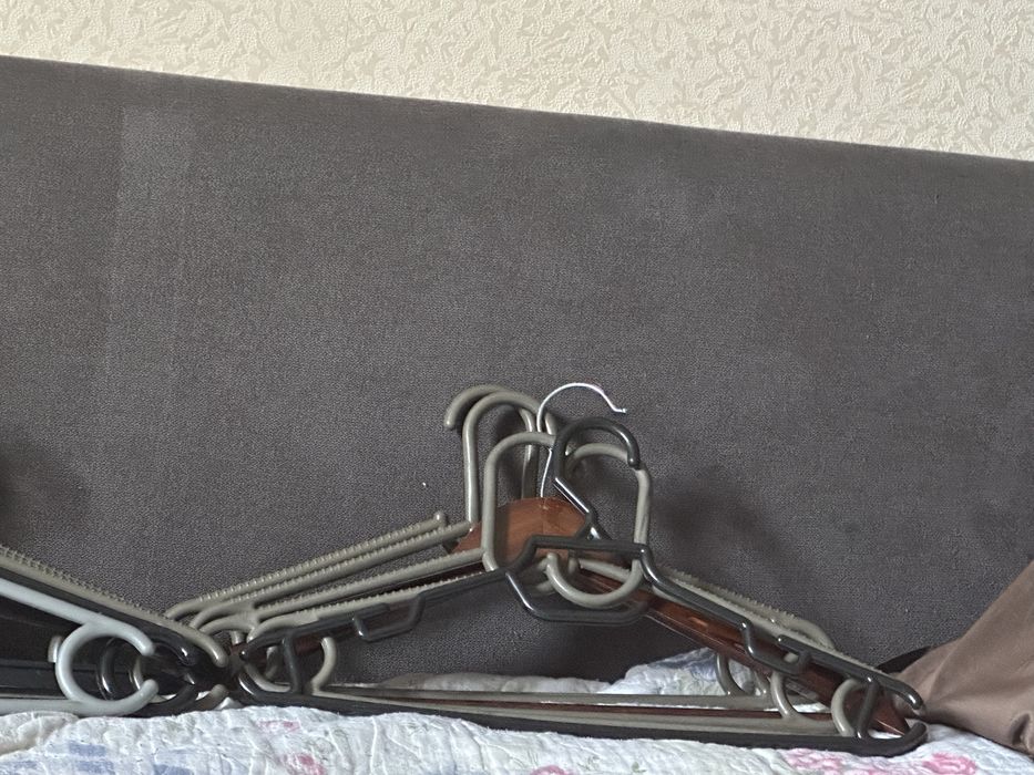 Вешалки оптом по 10 штук