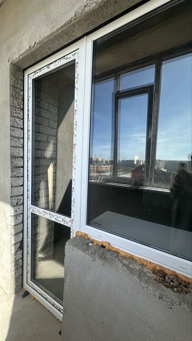 Продам пластиковые двери и окна