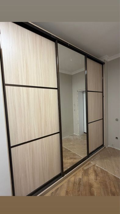 Продается шкаф встроеный в отличном состоянии