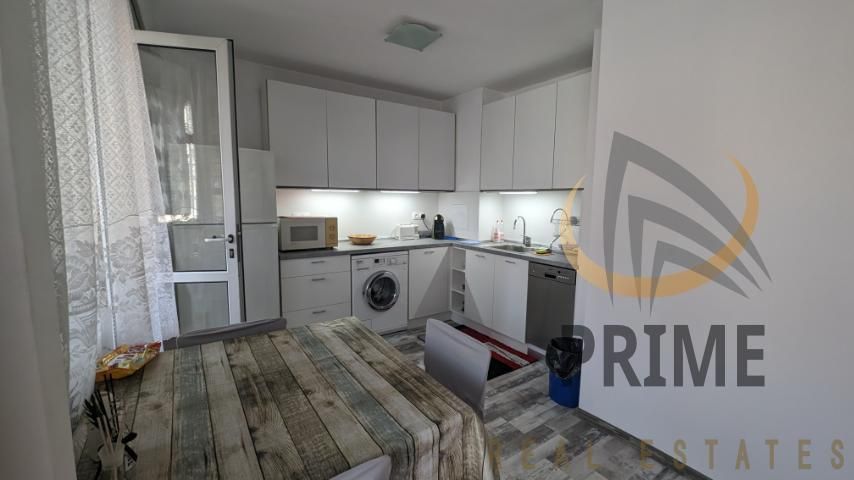 Дава се под наем Тристаен апартамент в Бургас, Център - 92 кв.м за 561 € - Снимка #5