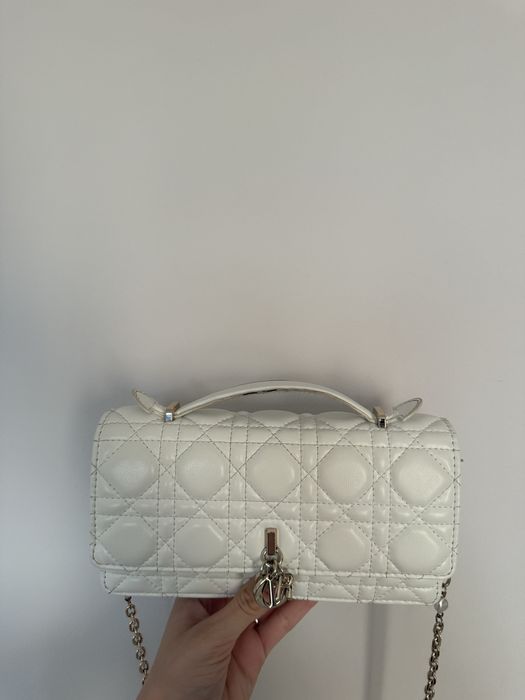 Dior бяла чанта