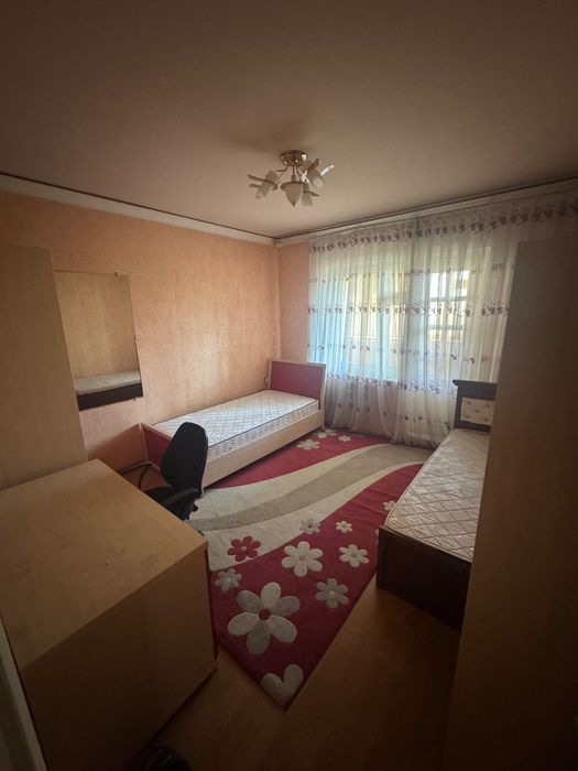 Своя квартира (4/4/12) в банковском доме напротив Гламур на Нукусской