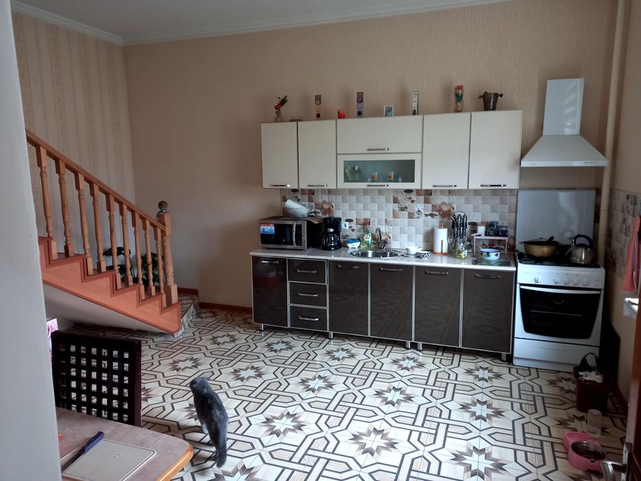 Сдам дом возле Алайского базара Метро Минор 2 этажный