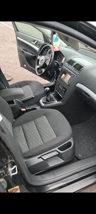 Vând Skoda Octavia 2011