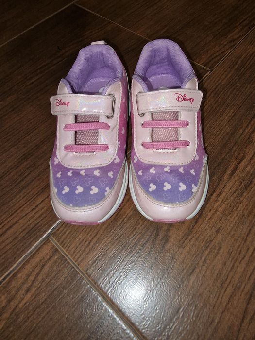 Vand pantofi sport CCC Disney masura 29 cu led