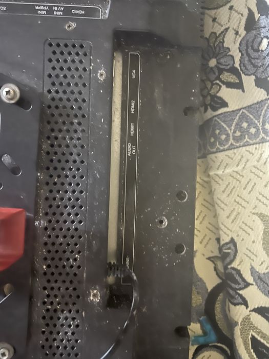 Продам телевизор Elenberk