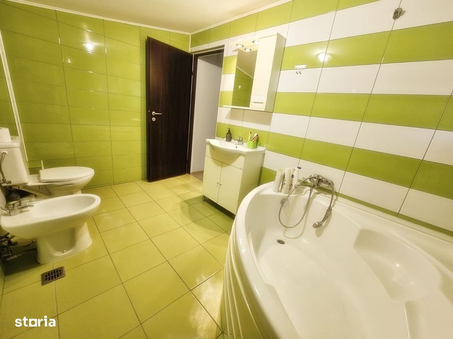 Casa pentru 2 familii|teren generos 1000mp