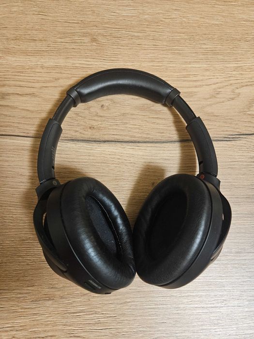 Casti Sony WH-1000XM3 cu anulare a zgomotului