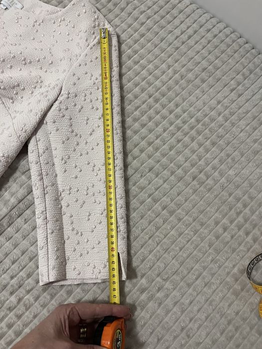 Costum roz pudră