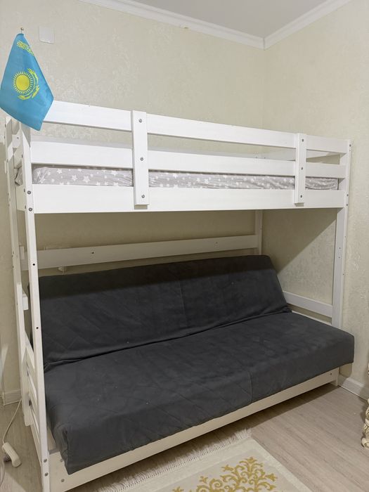 Продам двухъярусную кровать