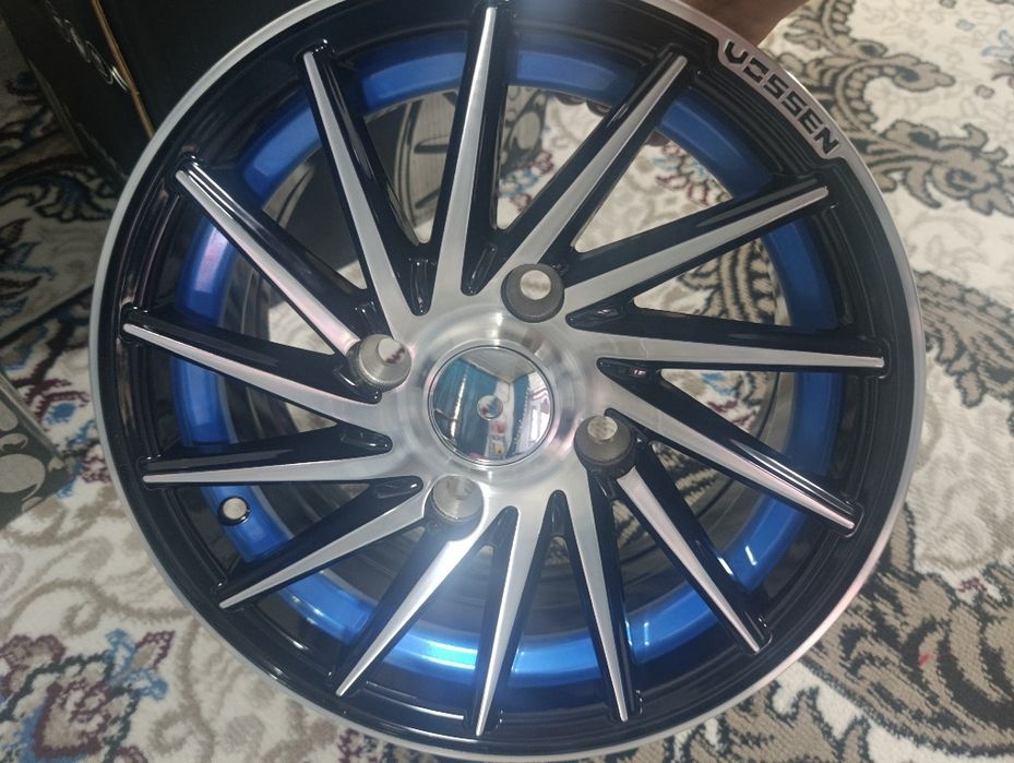 Vossen diska 13 razmerda sotiladi