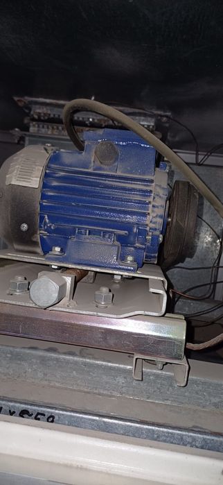 Продам электродвигатели