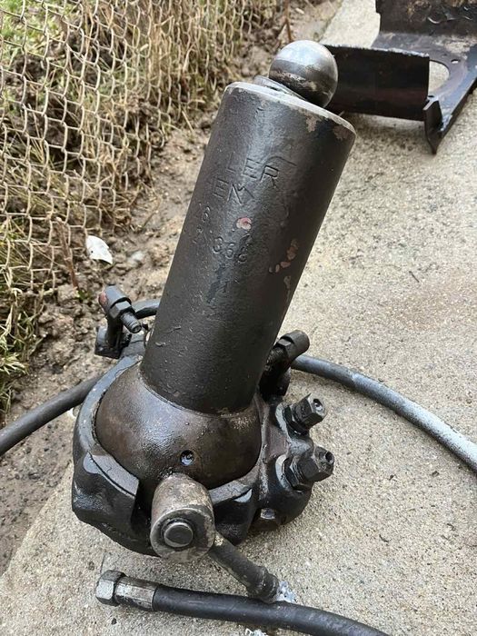 Хидравлична станция (помпа) и крик за самосвал