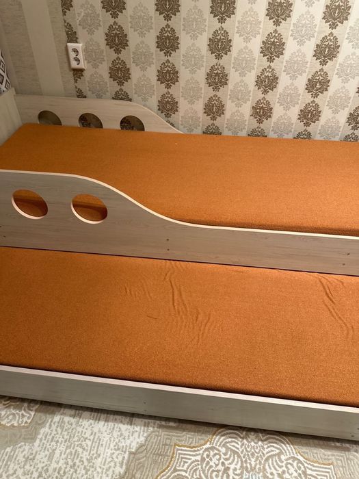 Кровать в хорошем состоянии