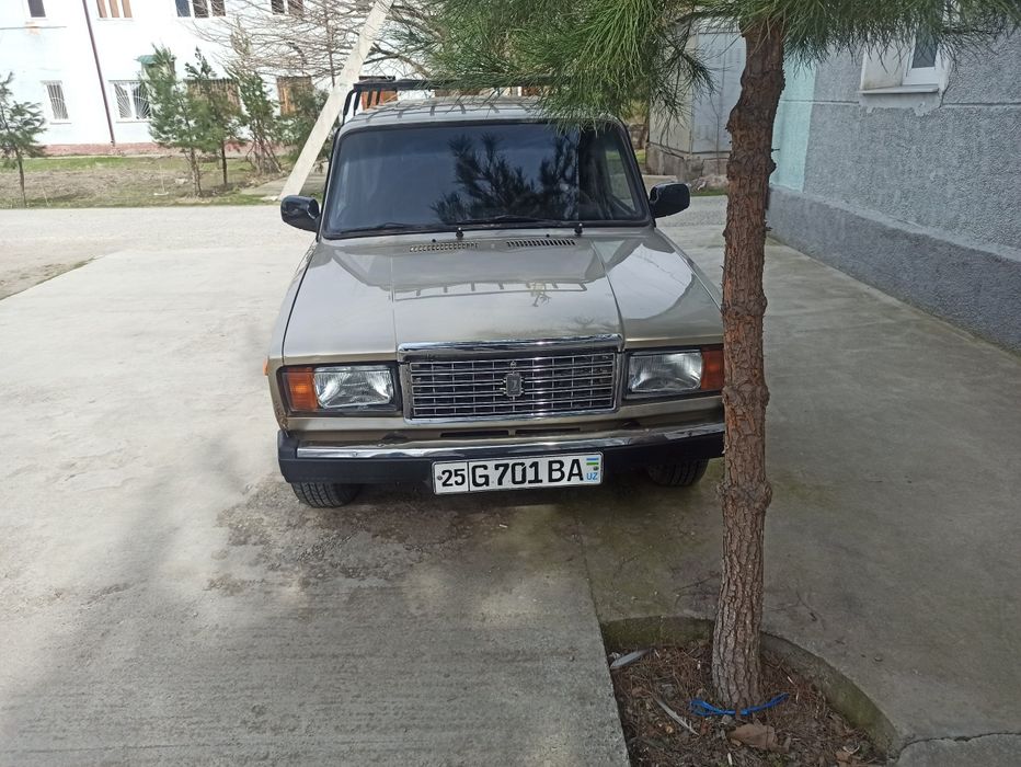 Jiguli 2104 sotiladi