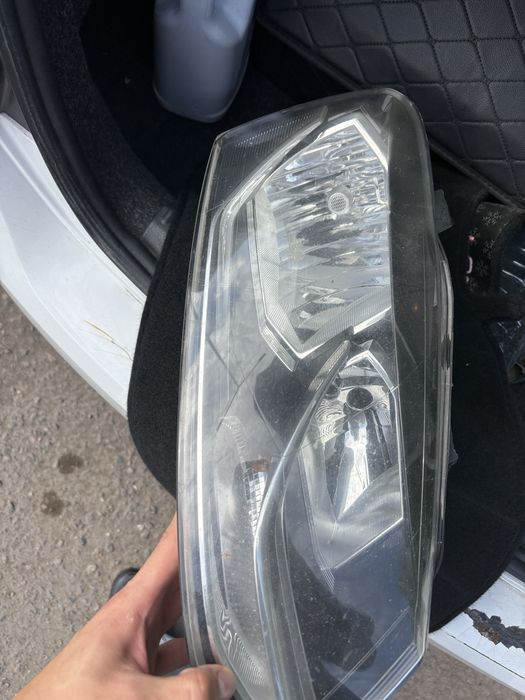 Правая фара Поло оригинал