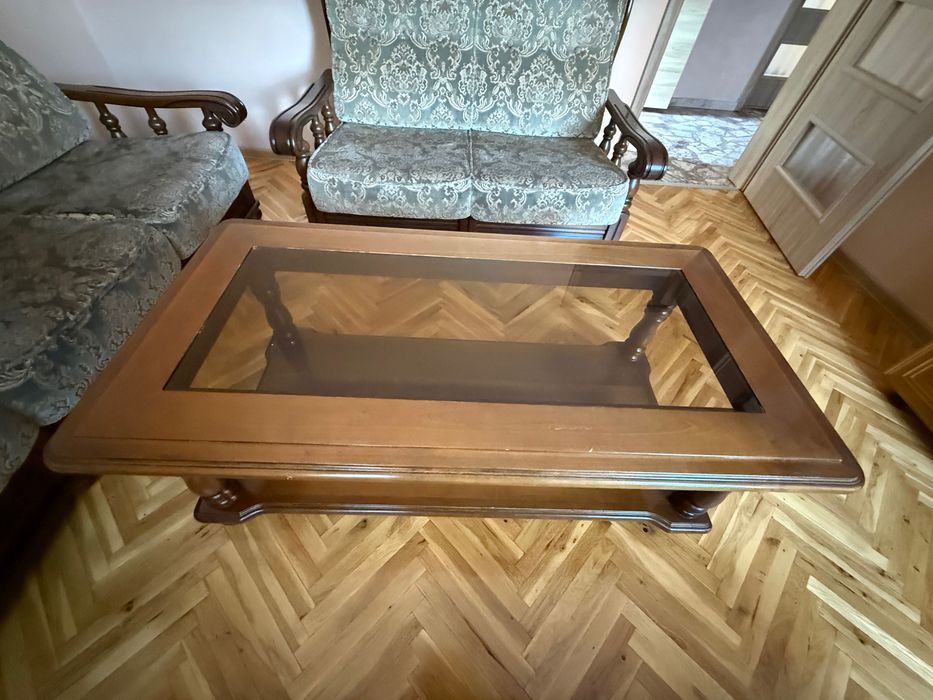 Класическа холова гарнитура от масивно дърво